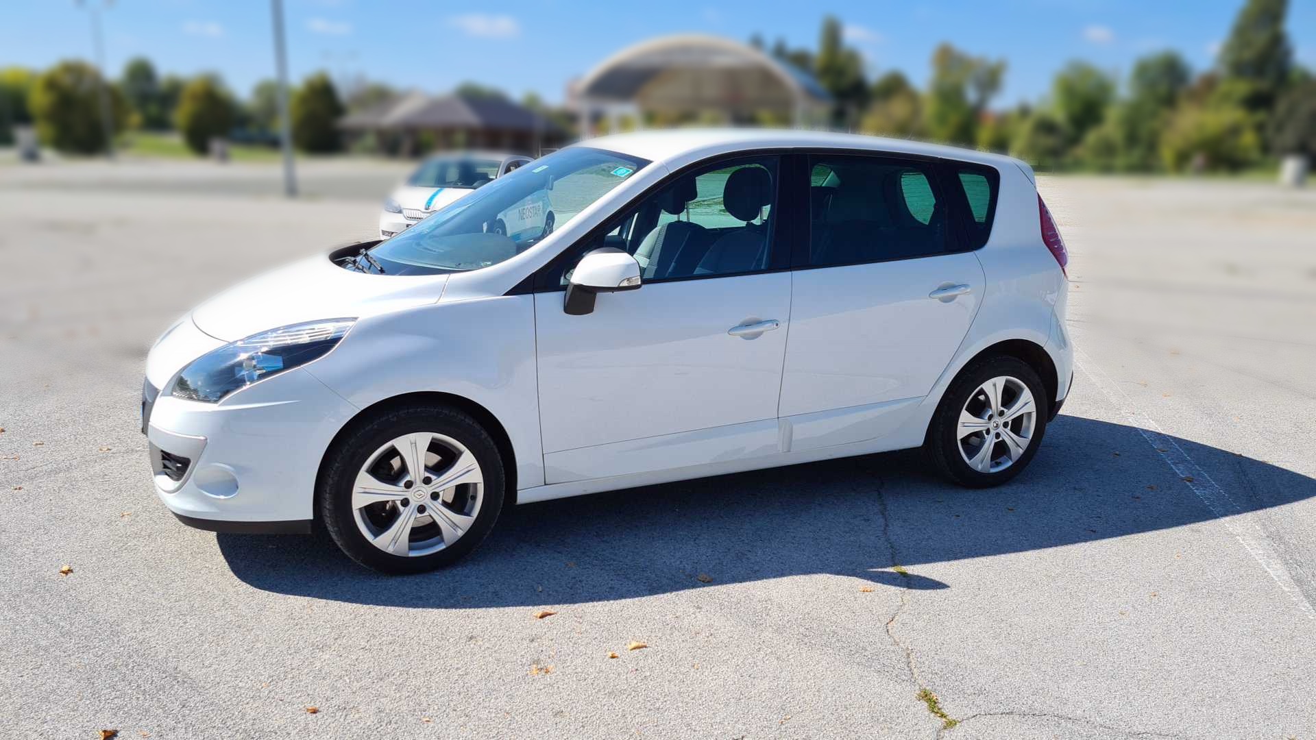Renault Scenic III 1.5 DCI 120,816 km 6.987,<sup  class=currency-decimal>86</sup> €
