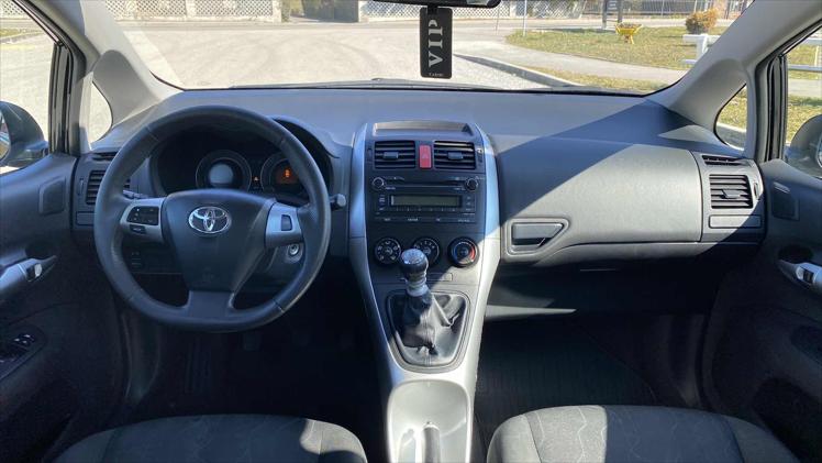 Toyota Auris 1,33 VVT-i Terra