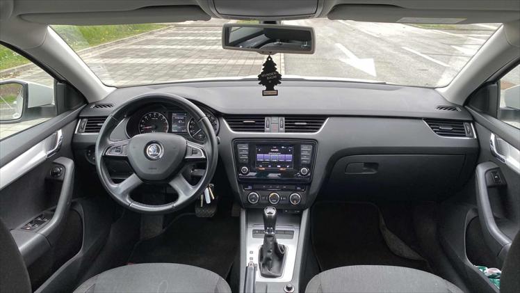 Škoda Octavia 1,6 TDI Elegance DSG