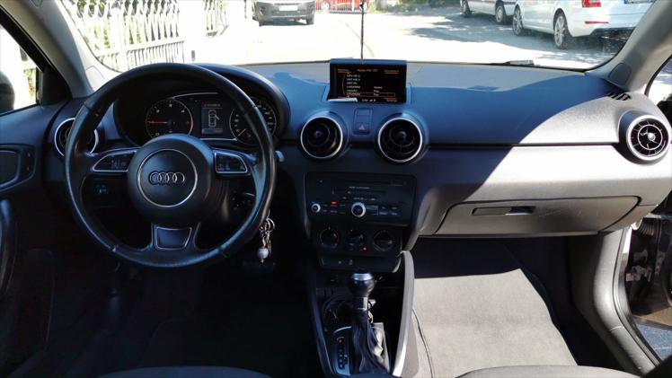 Audi A1 1,6 TDI Attraction S-tronic
