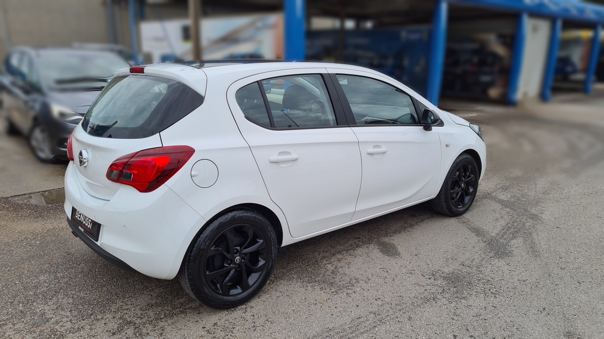 Opel Corsa 1,4 Color Edition 21,902 km 11.141,<sup class=currency