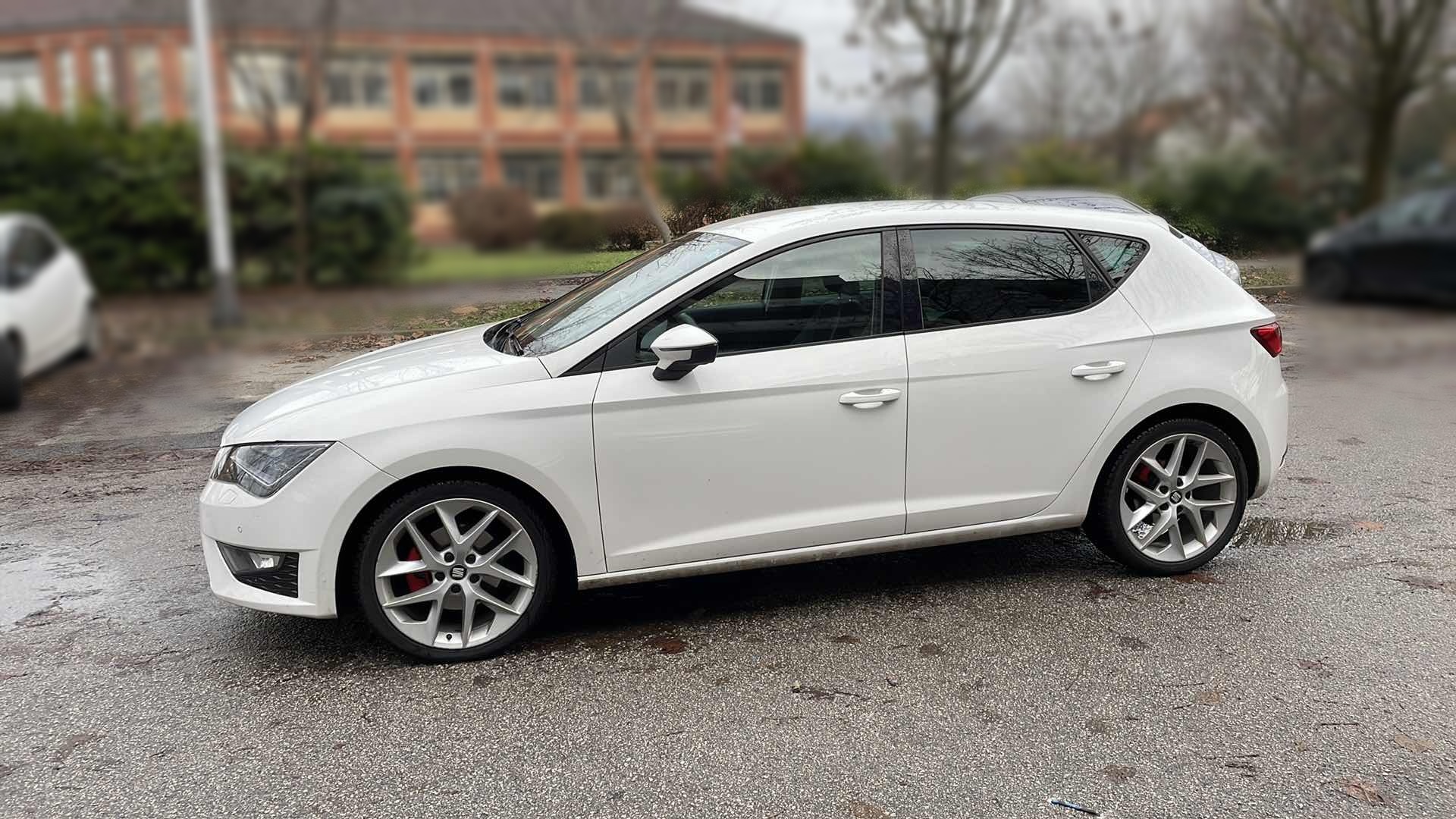 Seat Leon 2,0 TDI CR FR Start&Stop 201,414 km 10.600 €