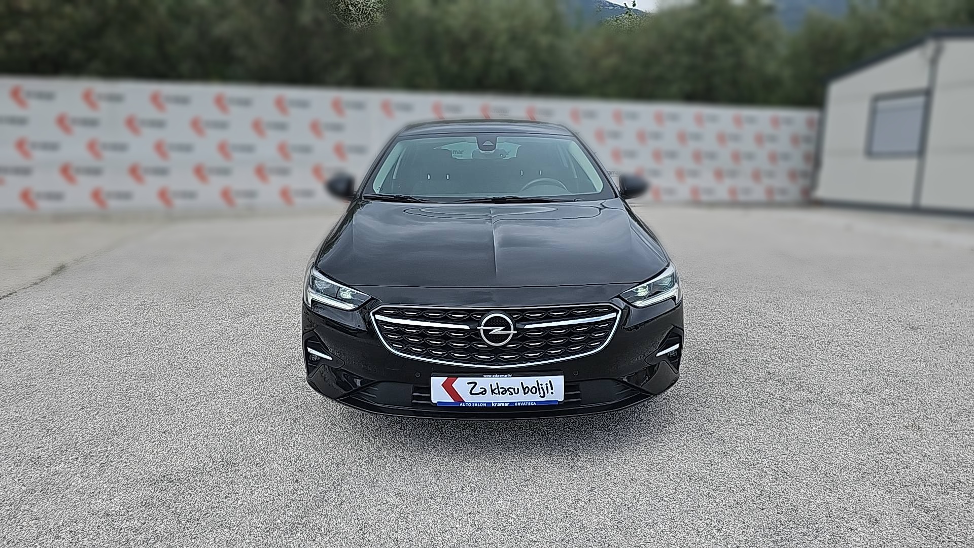 Opel Insignia Grand Sport 2,0 D Elegance Aut. 67,800 km 25.500 €