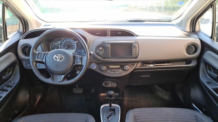 Toyota 1.5 HYBRID SPORT+ 5V