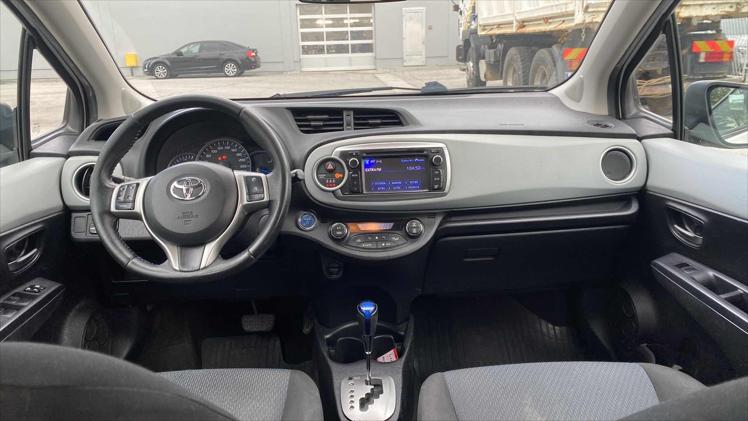 Toyota Yaris 1.5 Hybrid Sol 5 vrata Aut.