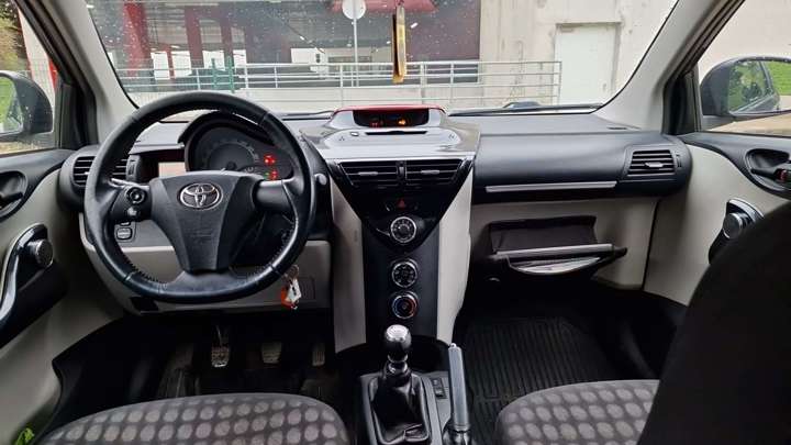 Toyota Toyota IQ 1.0
