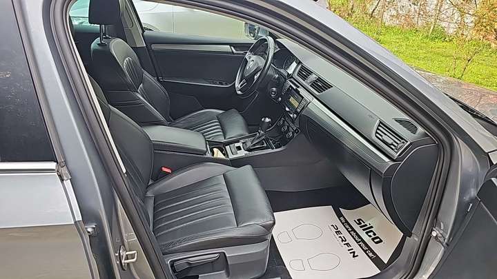Škoda Superb 2,0 TDI Style DSG