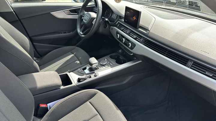 Audi A4 30 TDI S tronic