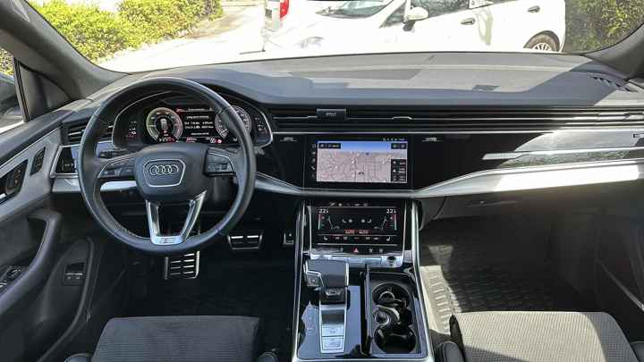 Audi Q8 quattro 55 TFSI Select Tiptronic