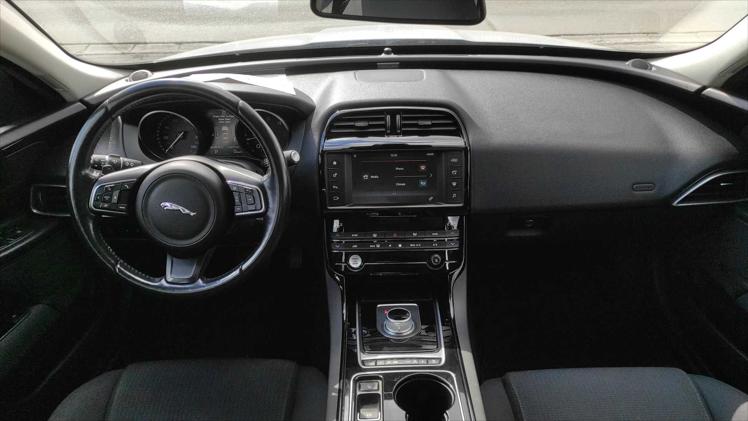 Jaguar XE 2,0 D (i4D) Pure Aut.