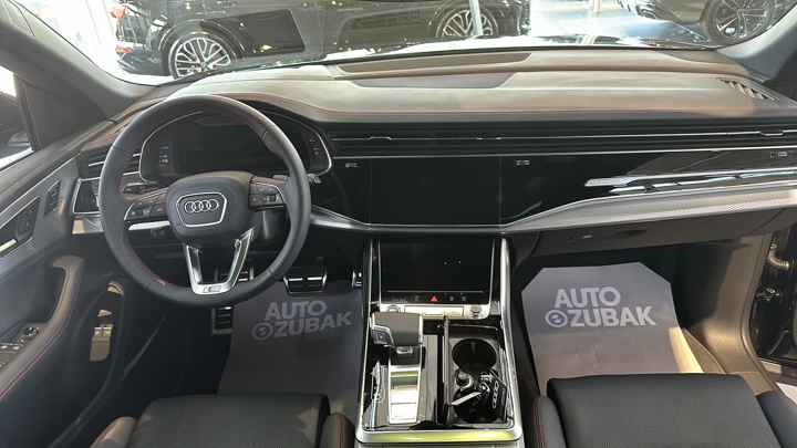 Audi Q8 55 TFSIe quattro tiptronic