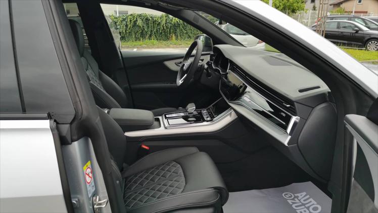 Audi Q8 quattro 55 TFSI e Select Tiptronic