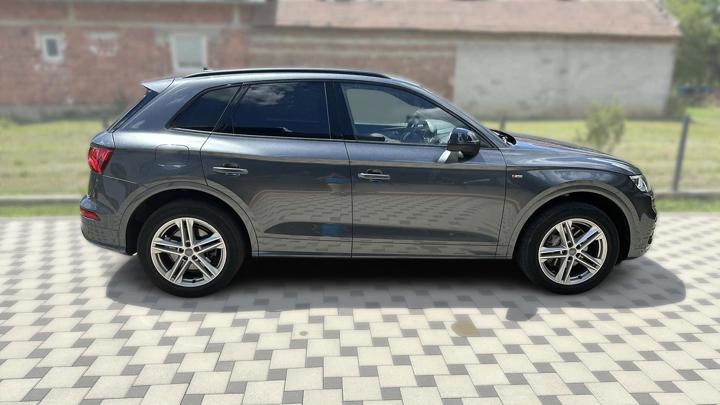 Audi Q5 quattro 40TDI S -line 5 vrata