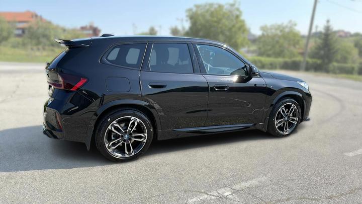 BMW iX1 xDrive30 M PERFORMANCE